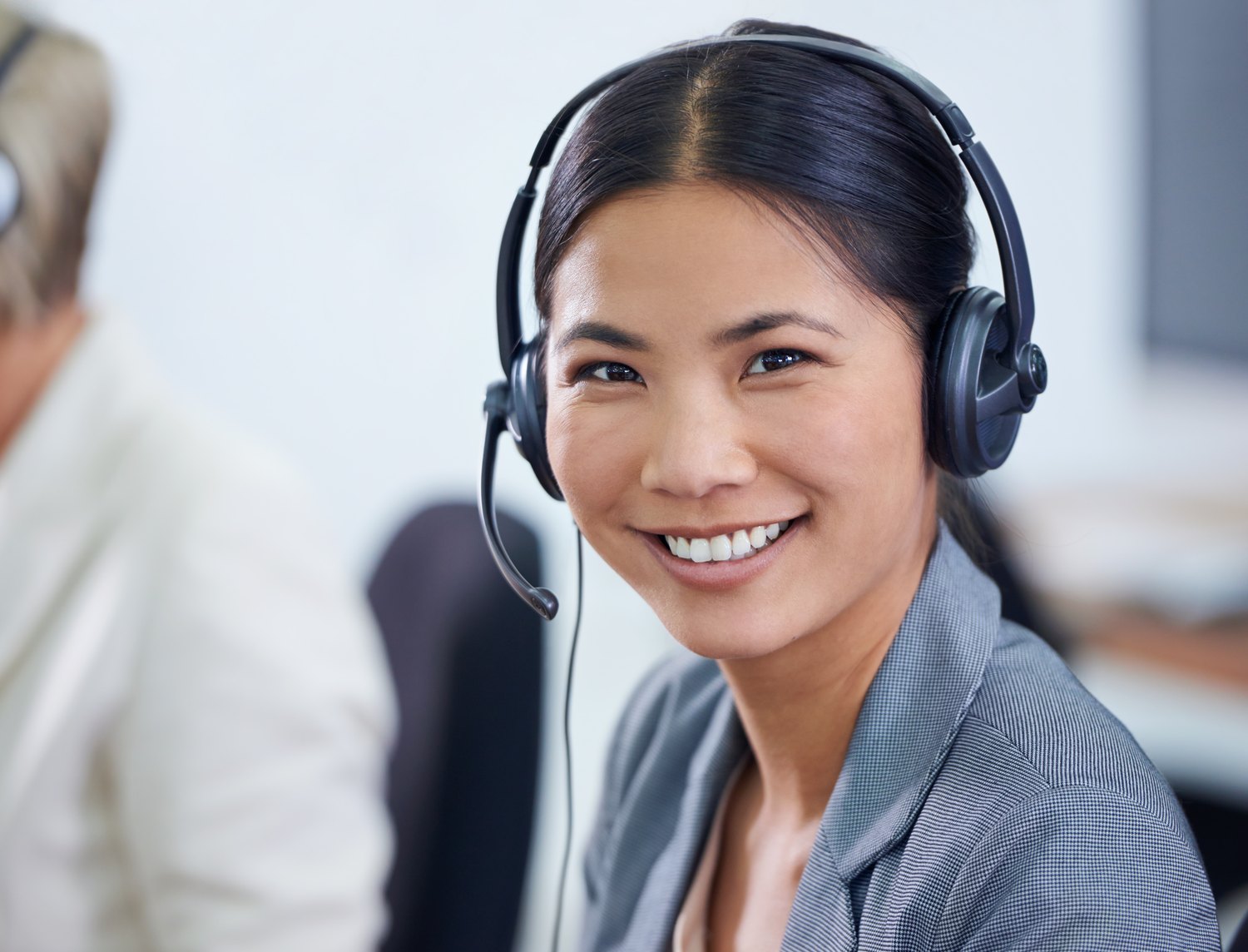 Agent on a headset helping a customer